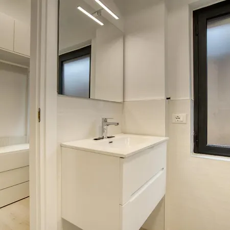 Suzzani 273 Apartment *