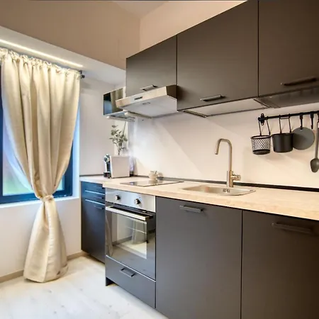 Suzzani 273 Mailand